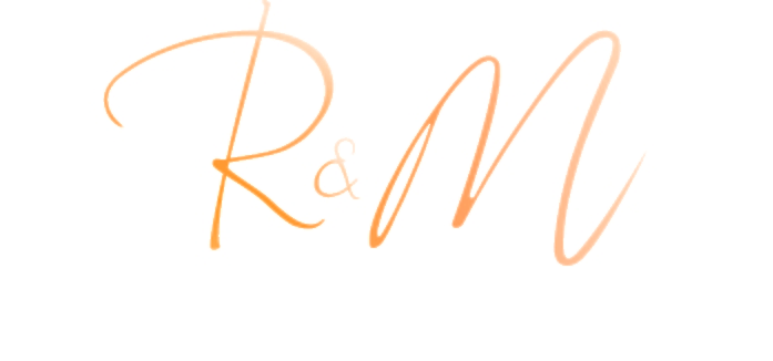Zu sehen ist das Logo der Roth & M&ouml;ller Steuerberatungsgesellschaft in Fulda, welches auf einem Teamfoto abgebildet ist.